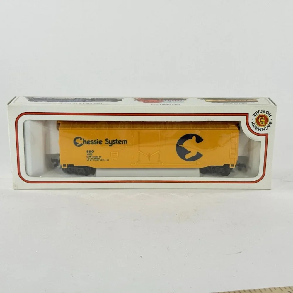 Vintage Bachmann HO Chessie System B&O 11098 Steel Plug Door Box Car Train